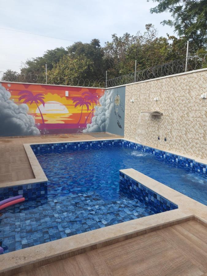 Casa Com Piscina E 3 Quartos Climatizados 8km Do Centro Holiday home